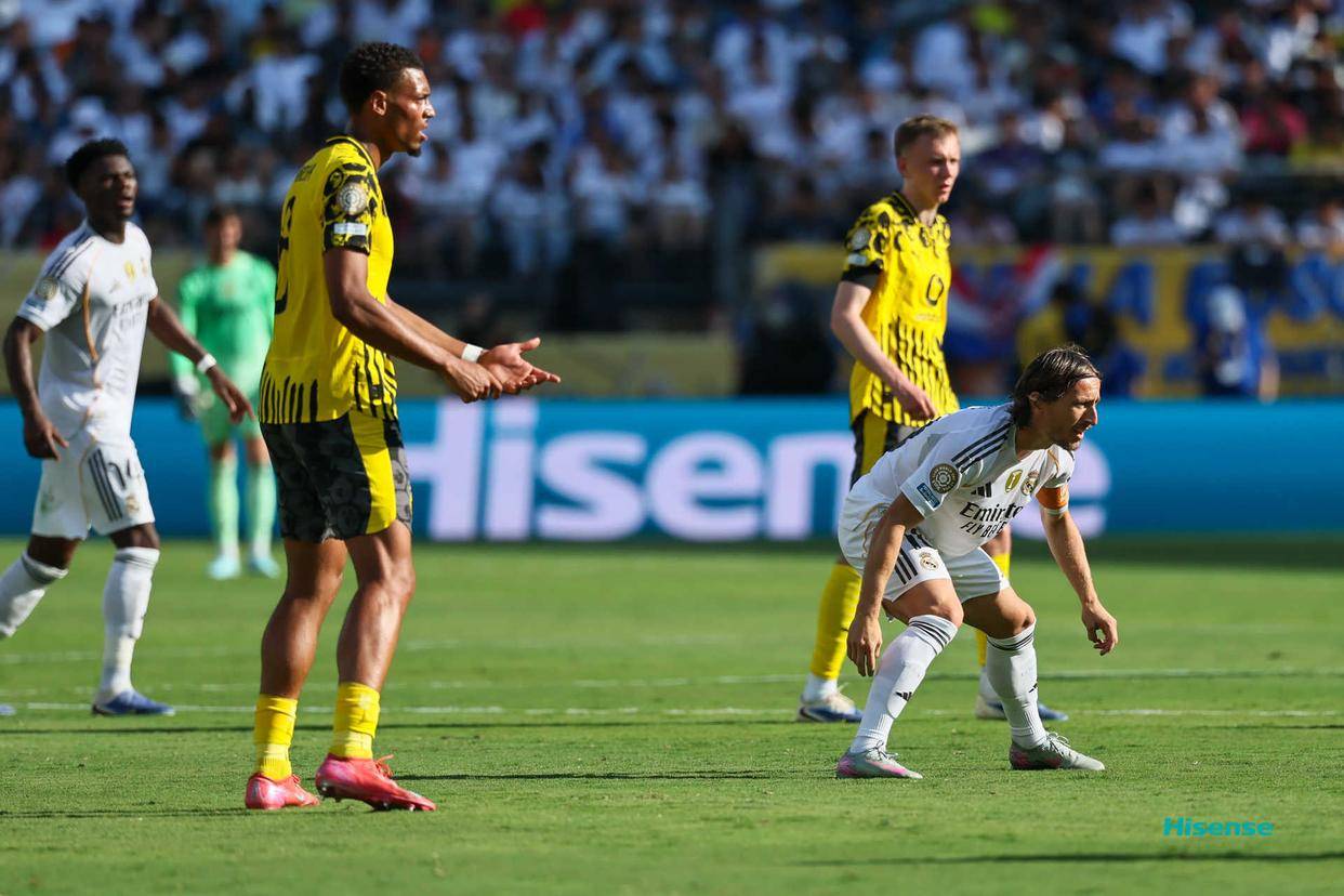 B体育体育教练-多特蒙德主帅感叹球队士气高涨，备战国内比赛的简单介绍