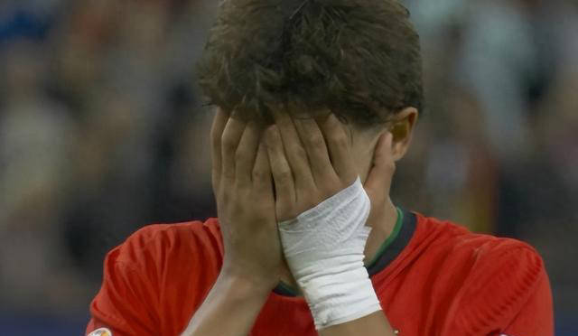 关于欧洲杯比赛前夕再次引发球迷狂热的信息 关于欧洲杯比赛前夕再次引发球迷狂热的信息