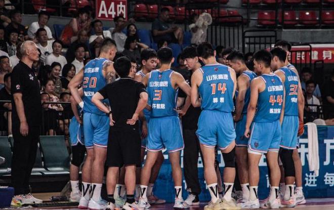 B体育体育vip注册-关于CBA球员集训备战，展现团队合作精神的信息