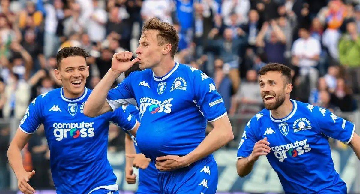 意甲球队助教转投他队,或引发球迷争议 意甲球队助教转投他队,或引发球迷争议