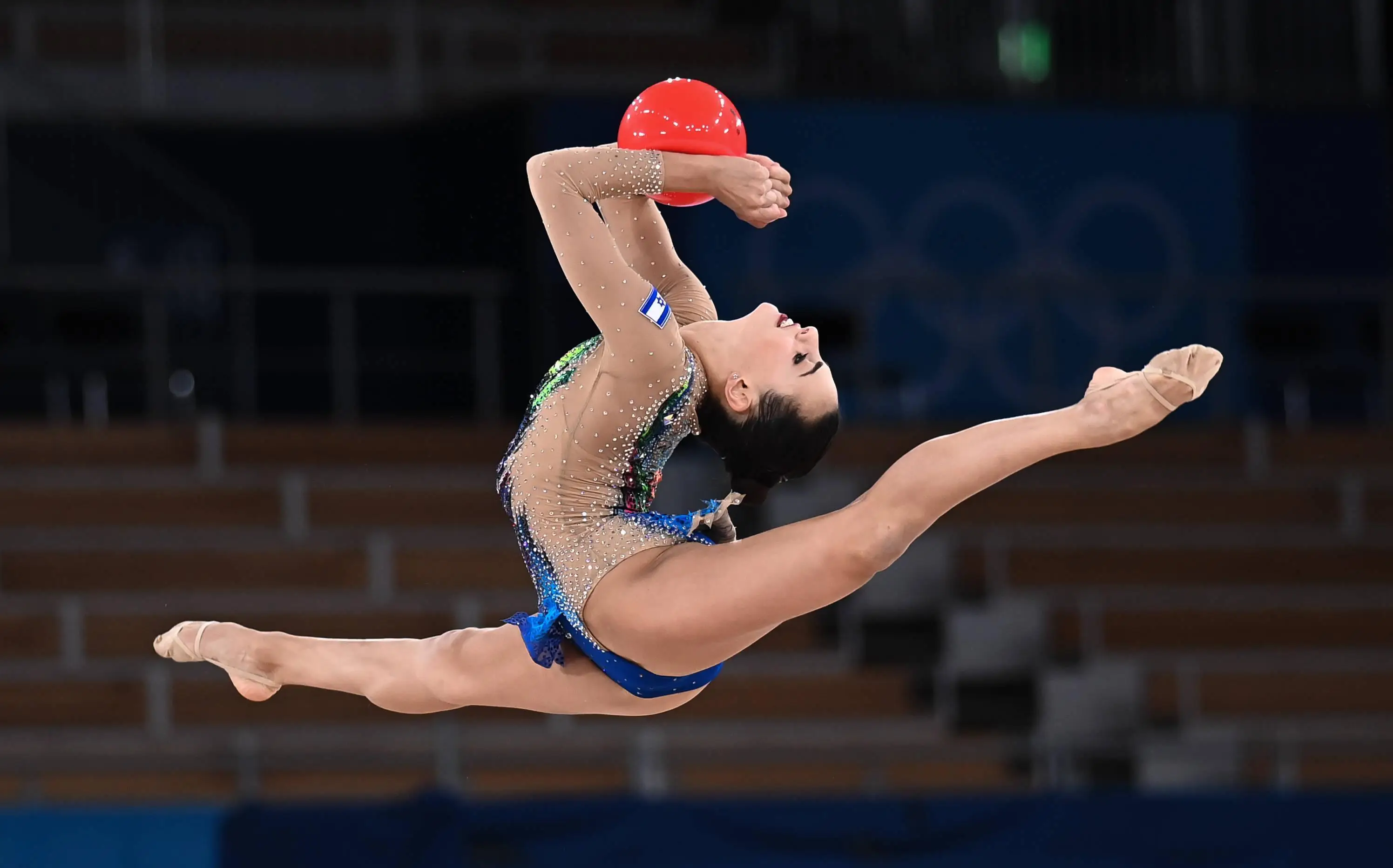 体操选手全新动作得到满分好评 体操选手全新动作得到满分好评