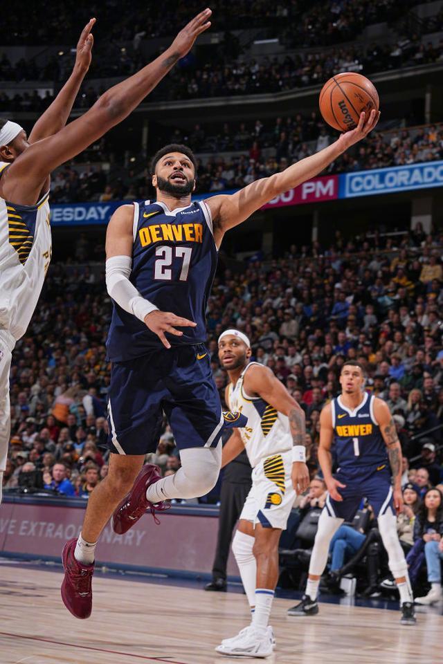 B体育体育官网-步行者队卫冕冠军成为黑马，晋级半决赛