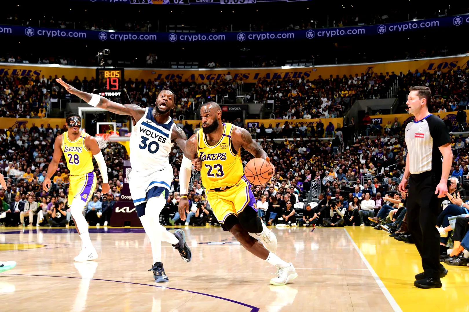 湖人队卫冕欲望高涨,总决赛冲锋在即巅峰对决的简单介绍 湖人队卫冕欲望高涨,总决赛冲锋在即巅峰对决的简单介绍