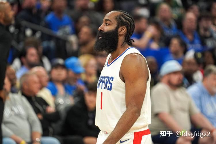 关于NBA总决赛现场气氛热烈,球迷临场为喜爱球队呐喊的信息 关于NBA总决赛现场气氛热烈,球迷临场为喜爱球队呐喊的信息