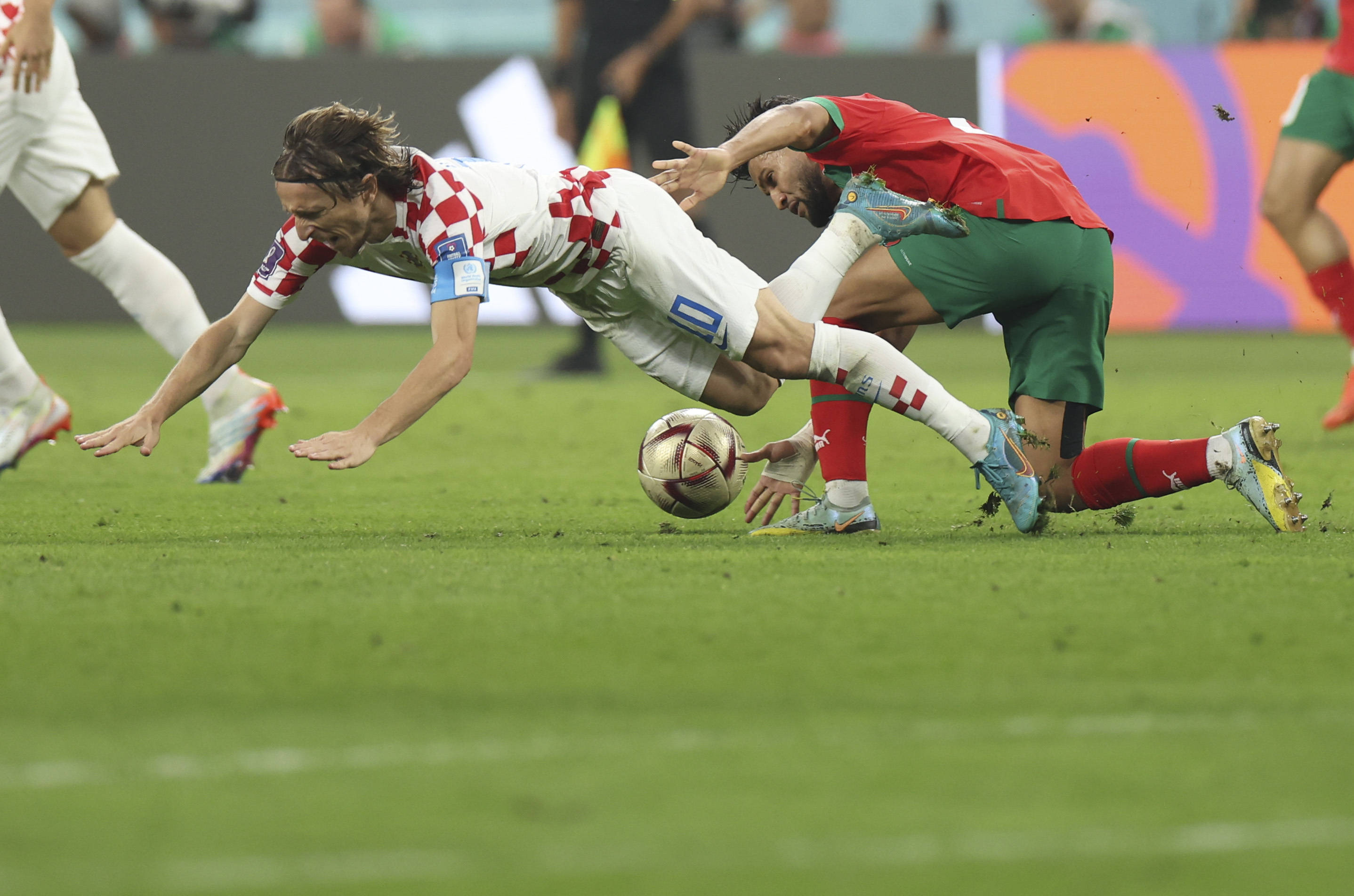 B体育体育入口-足球比赛中的精彩瞬间感动人心