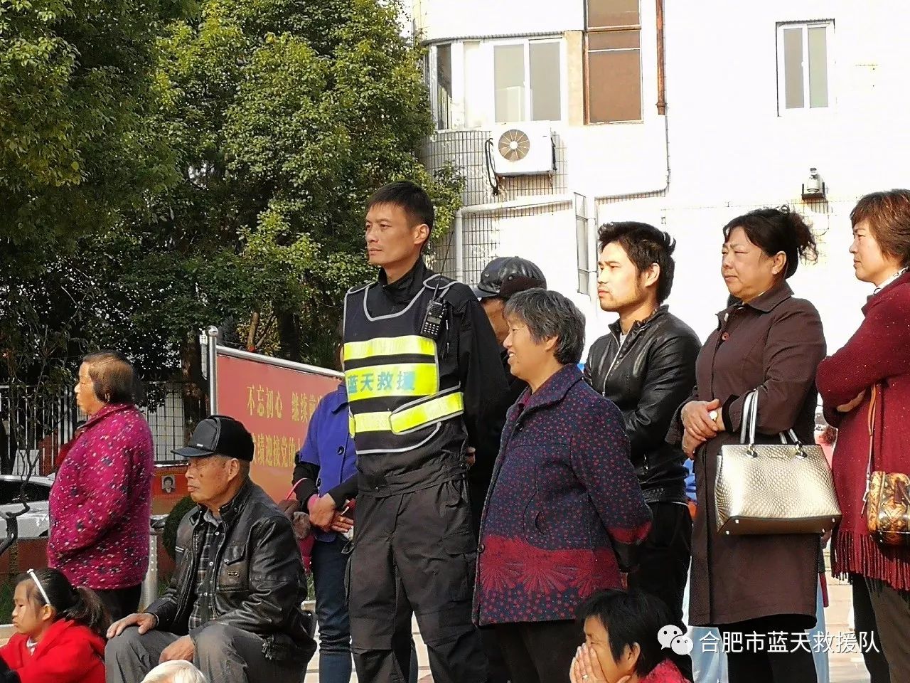 B体育体育入口-勇士队球员公益行动温暖人心，获好评的简单介绍