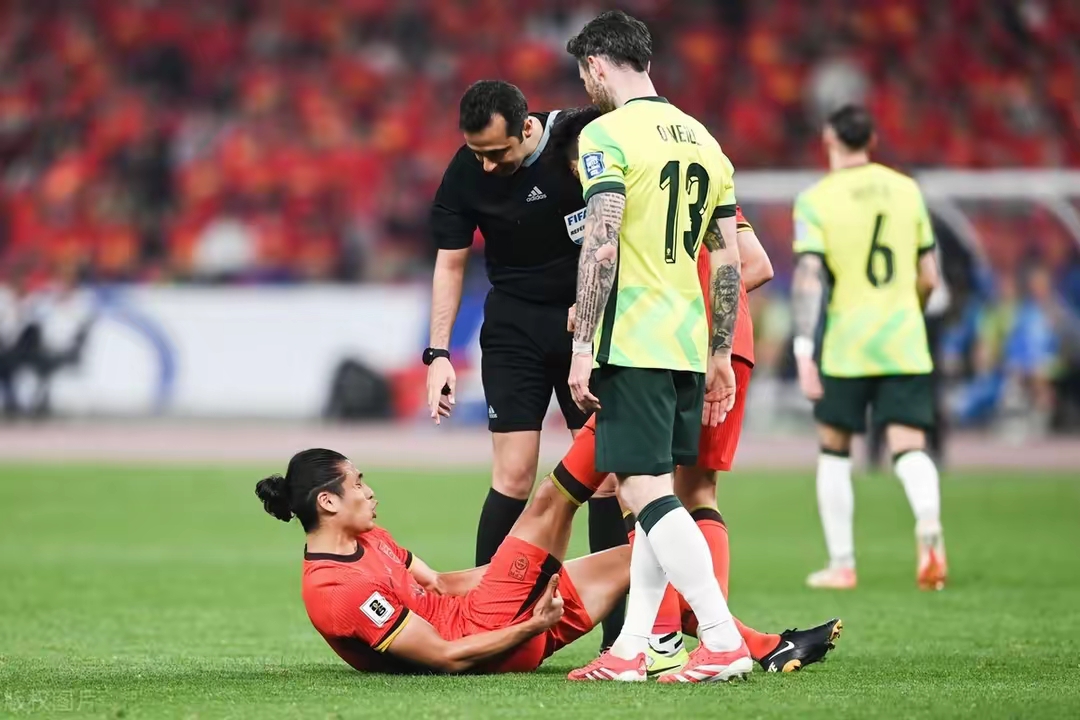 B体育体育网址-澳大利亚球员受伤，影响比赛结果的简单介绍