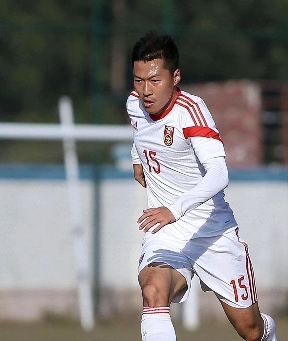 年轻球员崭露头角,表现抢眼 年轻球员崭露头角,表现抢眼