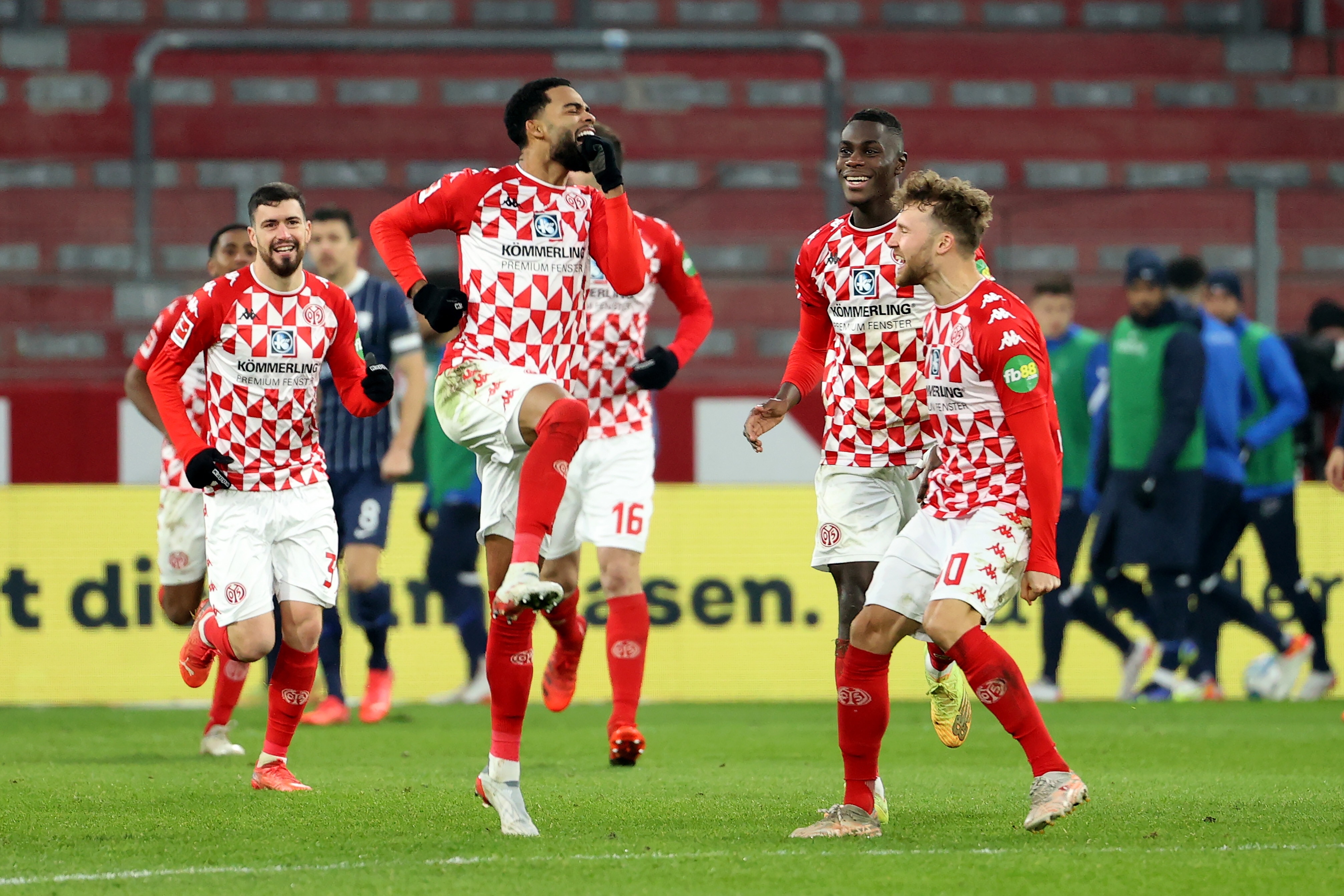 B体育体育课程-拜仁慕尼黑主场击败斯图加特队