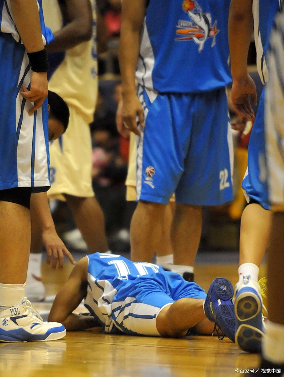 精湛技艺与强悍体能碰撞,场上篮球人生一较高下的简单介绍 精湛技艺与强悍体能碰撞,场上篮球人生一较高下的简单介绍